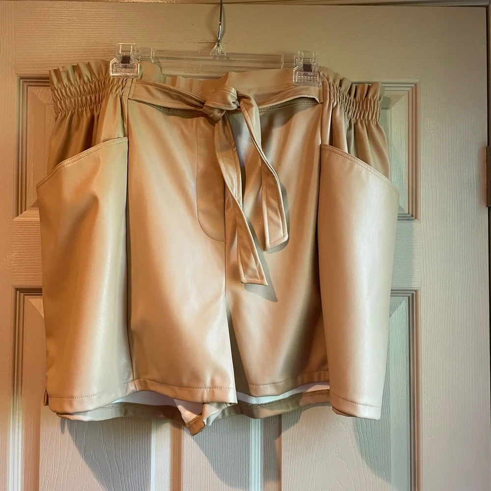Jolie & Joy‎ Tan “Faux Leather”Shorts w/Elastic Waistband and Tie Waist, Size 3X